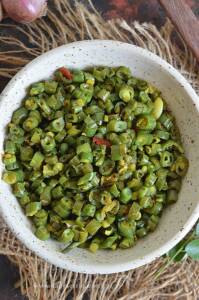 beans mezhukkupuratti in a bowl