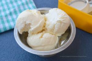 Scoop of 3 ingredient homemade vanilla ice cream