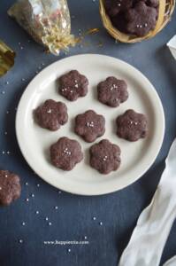 eggless and butterless chocolate cookies
