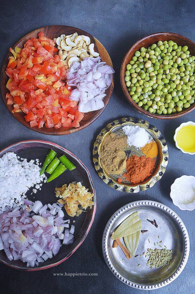 Ingredients for Instant Pot Peas Curry