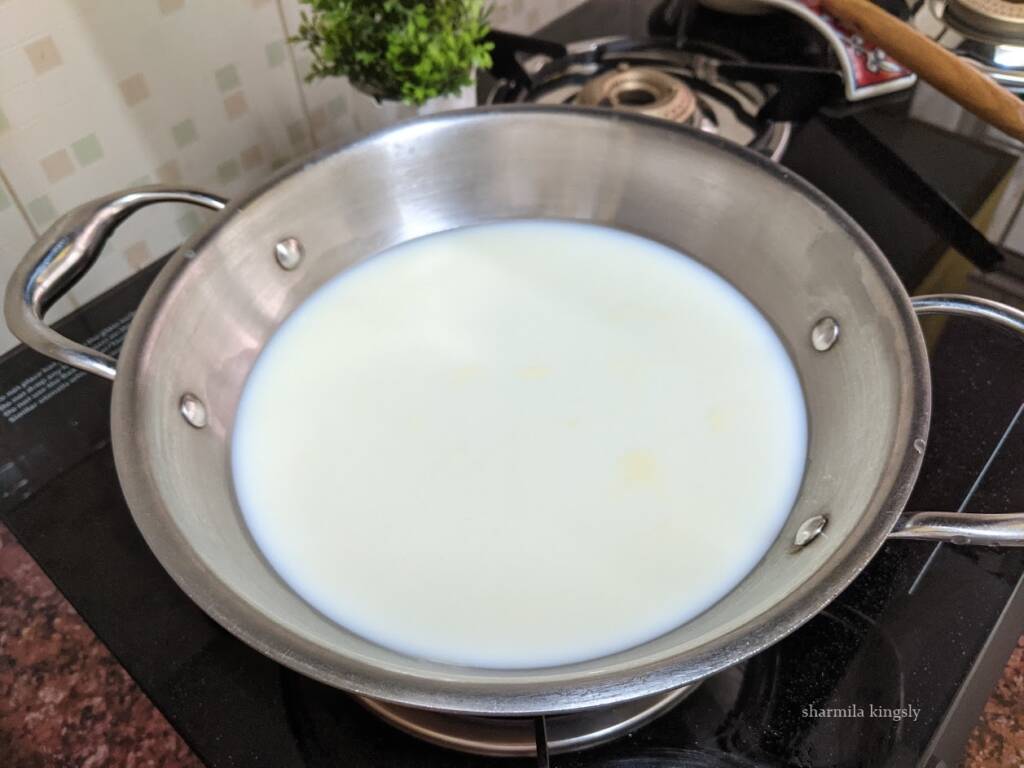In a saucepan add the milk and bring it to a boil.