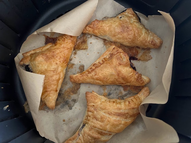 Air fry at 356 F / 180 C for 12 mins or until the pastry turns golden.