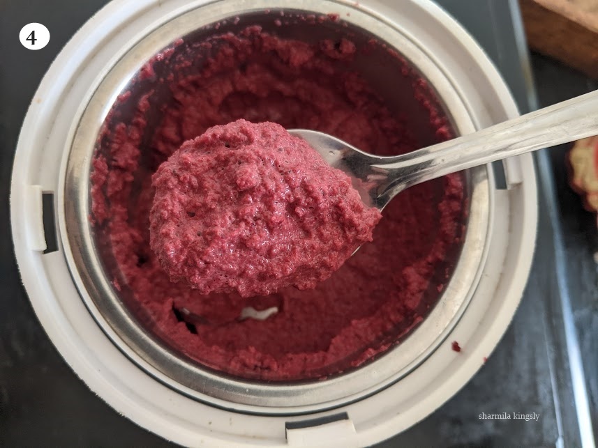Blend the grated beetroot and milk to a  puree.
